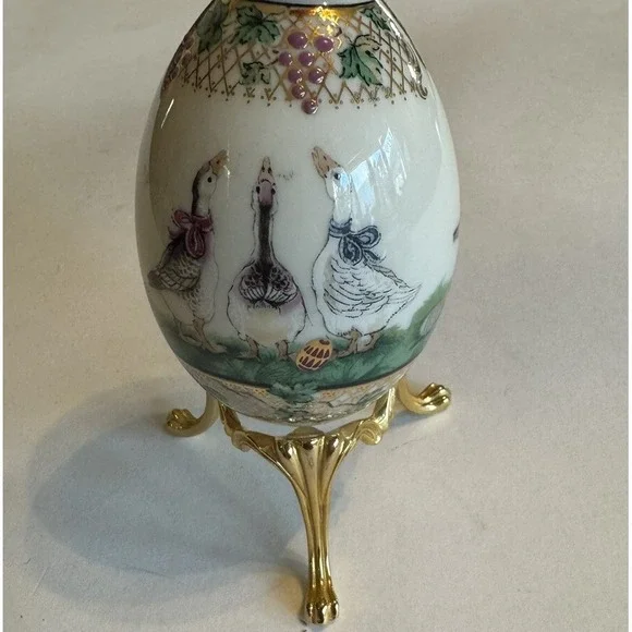 Lenox~China Treasures Collection~Goose Egg ~Brass Stand‎ ~USA Made 1996 Easter - Picture 6 of 11